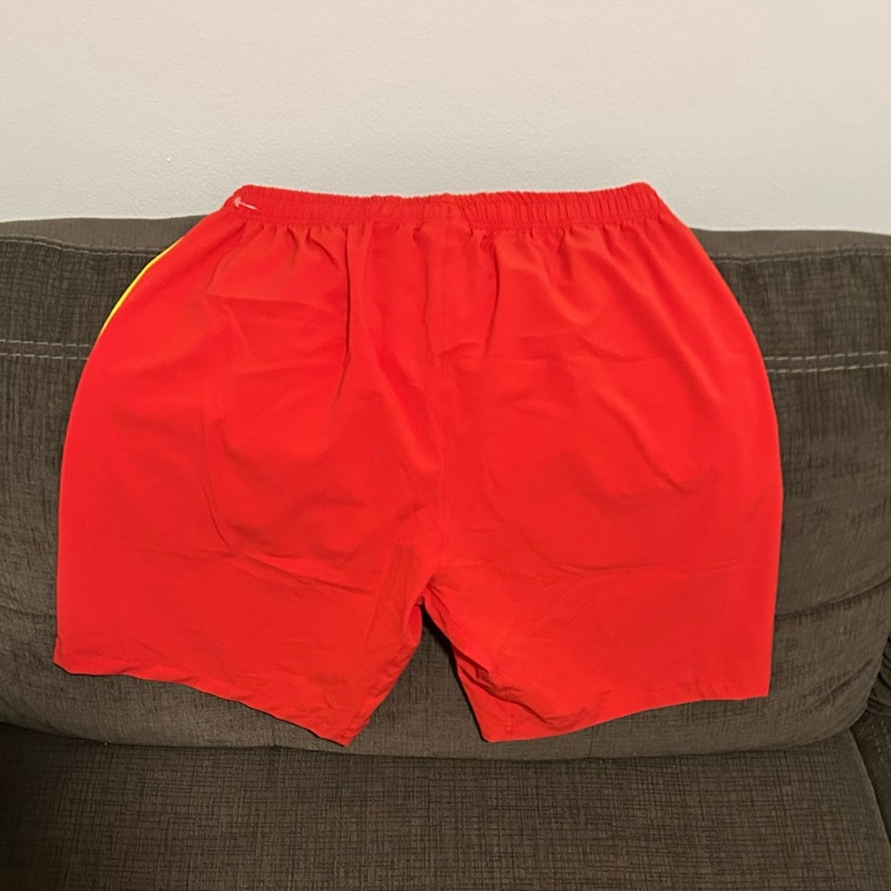 Umbro Authentic S.D. Aucas Soccer Futbol Ecuador Red Shorts Men’s Sz: L - Picture 5 of 5